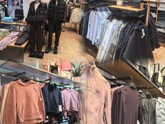 -lululemon(上海浦东IFC店)