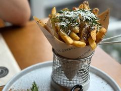 -Mark&Mars Restaurant