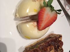 -万达文华酒店·48F云端窗景美食汇自助餐厅