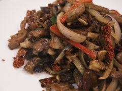 -乡村馕坑肉·烧烤·新疆菜·本地人更爱吃(阿勒泰首店)