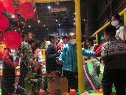 -蹦蹦跳跳(新奥购物中心店)