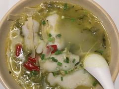 -渝是乎酸菜鱼·川渝小炒(新世界百货望京店)