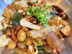 -愉肴麻辣香锅(中山路店)