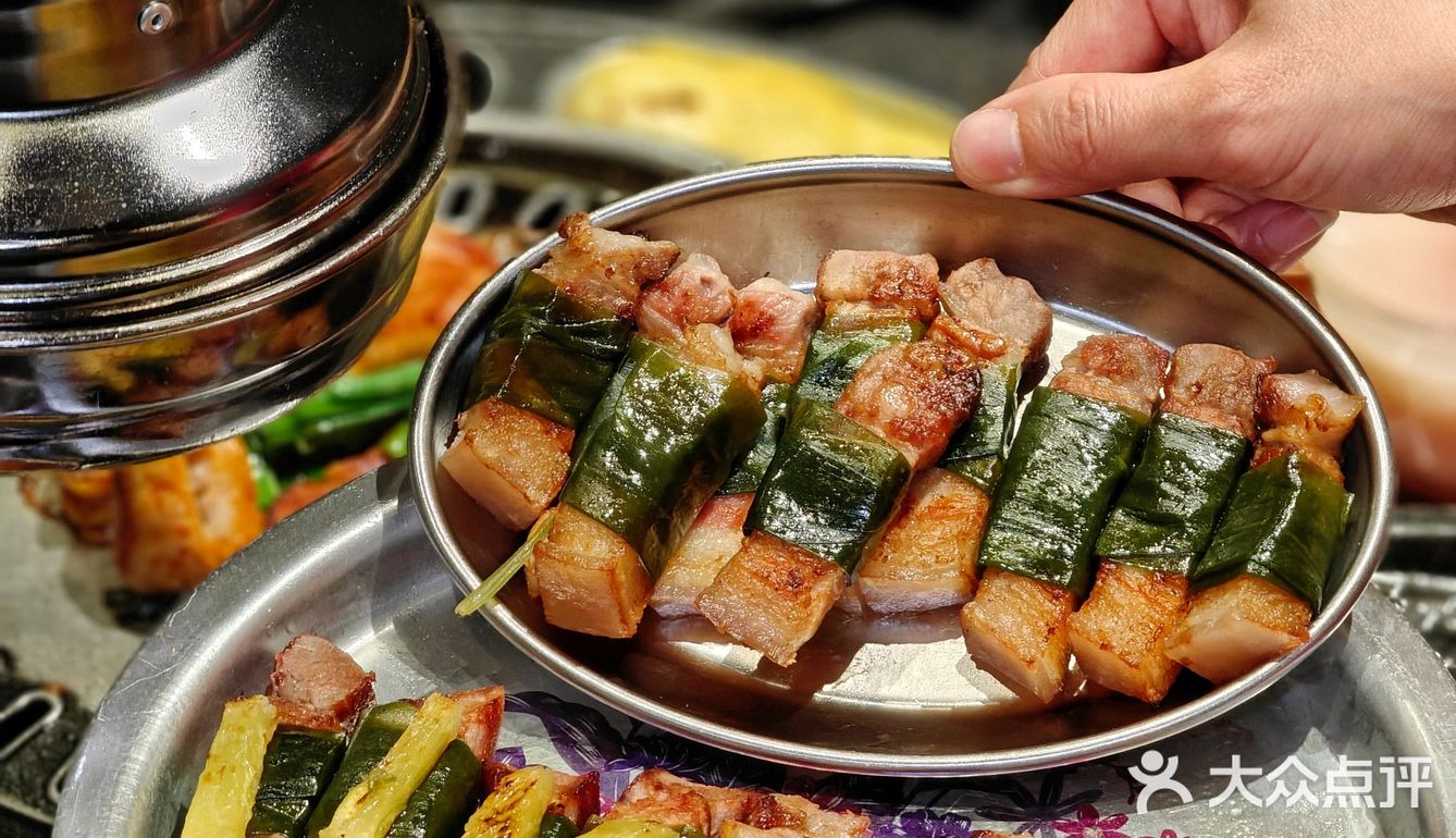 韩国街的这家山蒜叶烤肉太火了！真的爱了😍