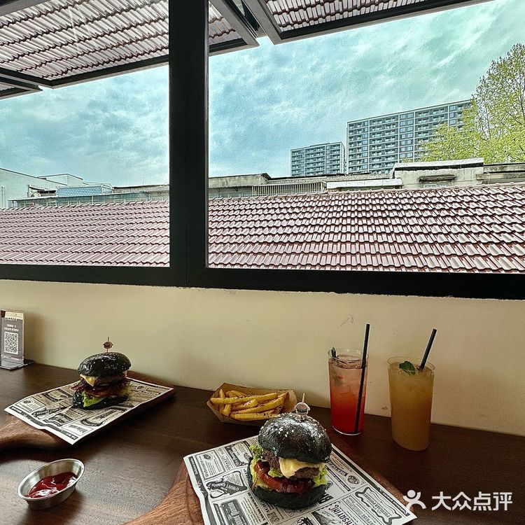 杭州新开！！很美式！！很chil!!