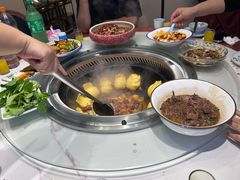 -雪乡人家东北菜·铁锅炖一切(高斯路店)