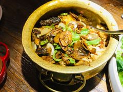 铜锅牛肝菌焖饭-中8楼风尚云南菜(颐堤港店)