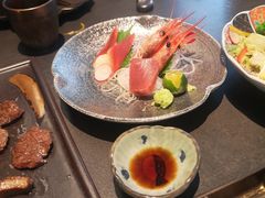 -铭牛烧肉·和牛海鲜自助(高新月牙湖店)