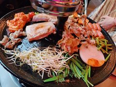 精品牛五花-豚豚家돈돈가韩国锅盖烤肉(新北万达店)
