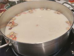 -尚尚仙·酸汤猪手·猪肚鸡火锅(华联万柳购物中心店)