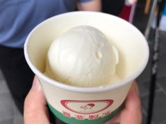 奶糖冰淇淋球-喜茶(北京三里屯太古里店)