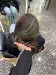 -Tloml salon