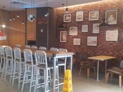 等位区-汉堡王(百花谷店)