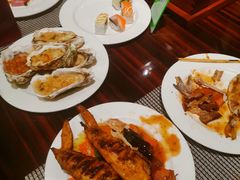 -广州万富希尔顿酒店·感趣自助餐厅·金秋蟹宴生蚝海鲜刺身