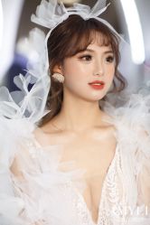 -艾米丽婚纱礼服