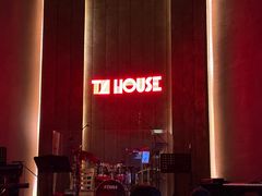 -TZ House音乐现场(来福士中心店)