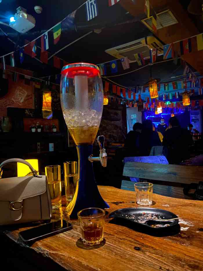 perrys·酒吧(红梅路店)-"价钱实惠,最重要是喜欢林乐路店的气氛,一.