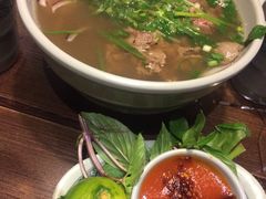 -大头虾越式风味餐厅(光明广场店)