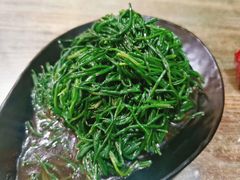 凉拌沙葱-壹阁胡羊焖饼(特色小吃街店)