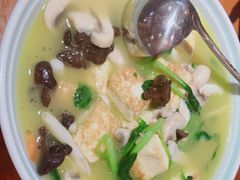 杂菌手工豆腐-涌觅名灶·本地海鲜宁波菜(财富广场店)