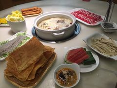 招牌筒骨砂锅-小骨煲金华砂锅(转塘金街美地店)
