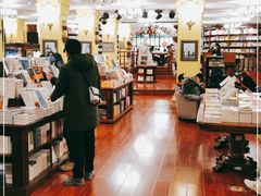 -果戈里书店