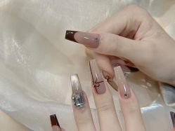 -安吉拉·纤纤玉指美甲美睫创意中心