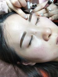 -就是个做半永久的地方·纹眉眼线
