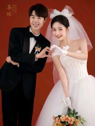 -喜爱高定婚纱摄影