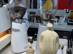 -浮漫咖啡(镜湖万达广场店)