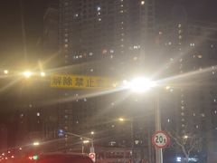 -上海星瀚奔驰4S店(长寿路店)