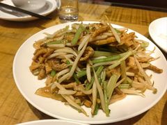 -泉畔人家·老济南经典鲁菜(大明湖店)