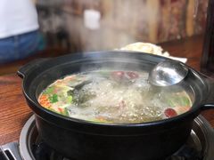 -陆记牛庄·碳锅龙虾烧烤(爱上花园店)