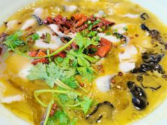 老坛酸菜鱼-蓉李记成都名小吃(武汉菱角湖万达店)