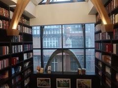 -钟书阁(松江泰晤士小镇店)