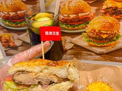 -必胜客(WOW中心城店)