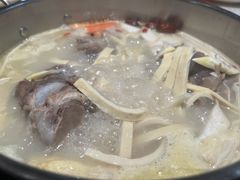 -三人行骨头王火锅(长寿店)