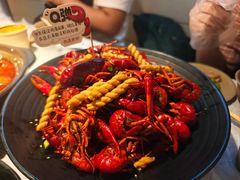 -巴厘龙虾·榜首油焖大虾(音乐学院·沿江酒馆店)