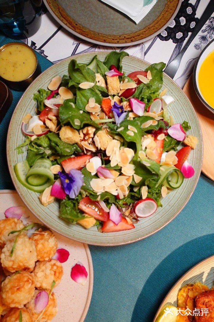 莫奈花园般绝美梦幻餐厅美哭