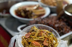 Potato and Ham Stir-fried Noodles
