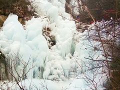 -大平台龙居瀑布旅游区