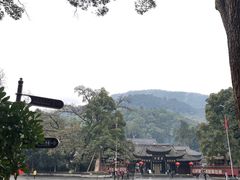 -峨眉山报国寺