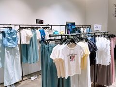-URBAN REVIVO(上海中庚漫游城店)