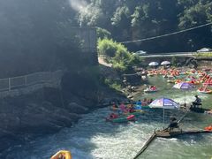 -安吉龙王山峡谷漂流