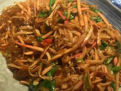 酸萝卜炒粉-满兴咱妈烀饼铁锅炖(兰州北街店)