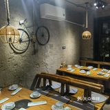 在东岭南街，临近刘老根大舞台的牛大骨！