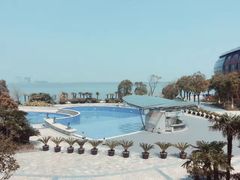 -上海滴水湖皇冠假日酒店