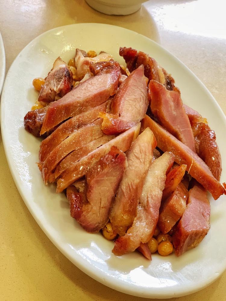 利苑烧味(公正路店)-"点了一个叉烧拼烧排骨例牌,一份青菜,两碗.