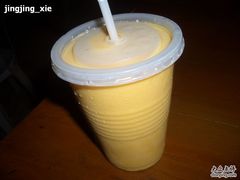 店内喝的杯子-Jonah's Fruit Shake & Snack Bar