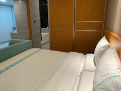 -希岸·轻雅酒店(广州白鹅潭艺术中心花地湾地铁站店)